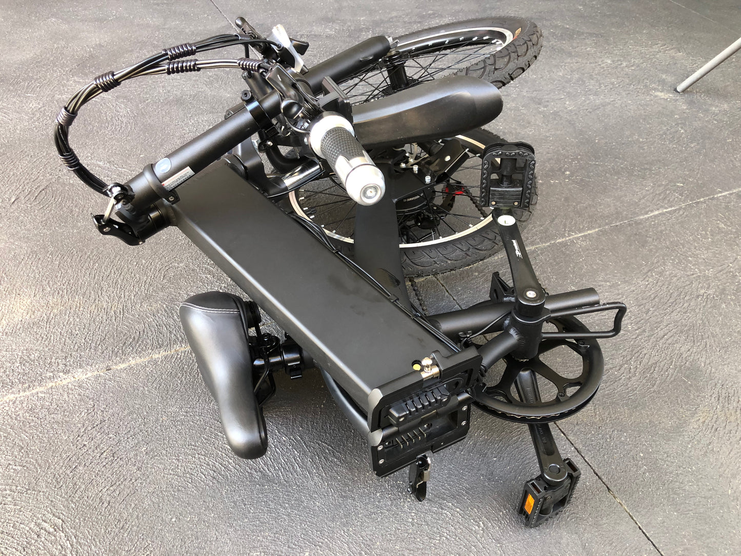 20 inches Stylish Foldable Fat Tyre E Bike
