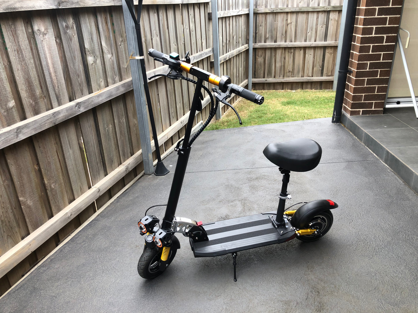 Model 9800 (800W Motor) Foldable Escooter 48V10ah Lithium Battery