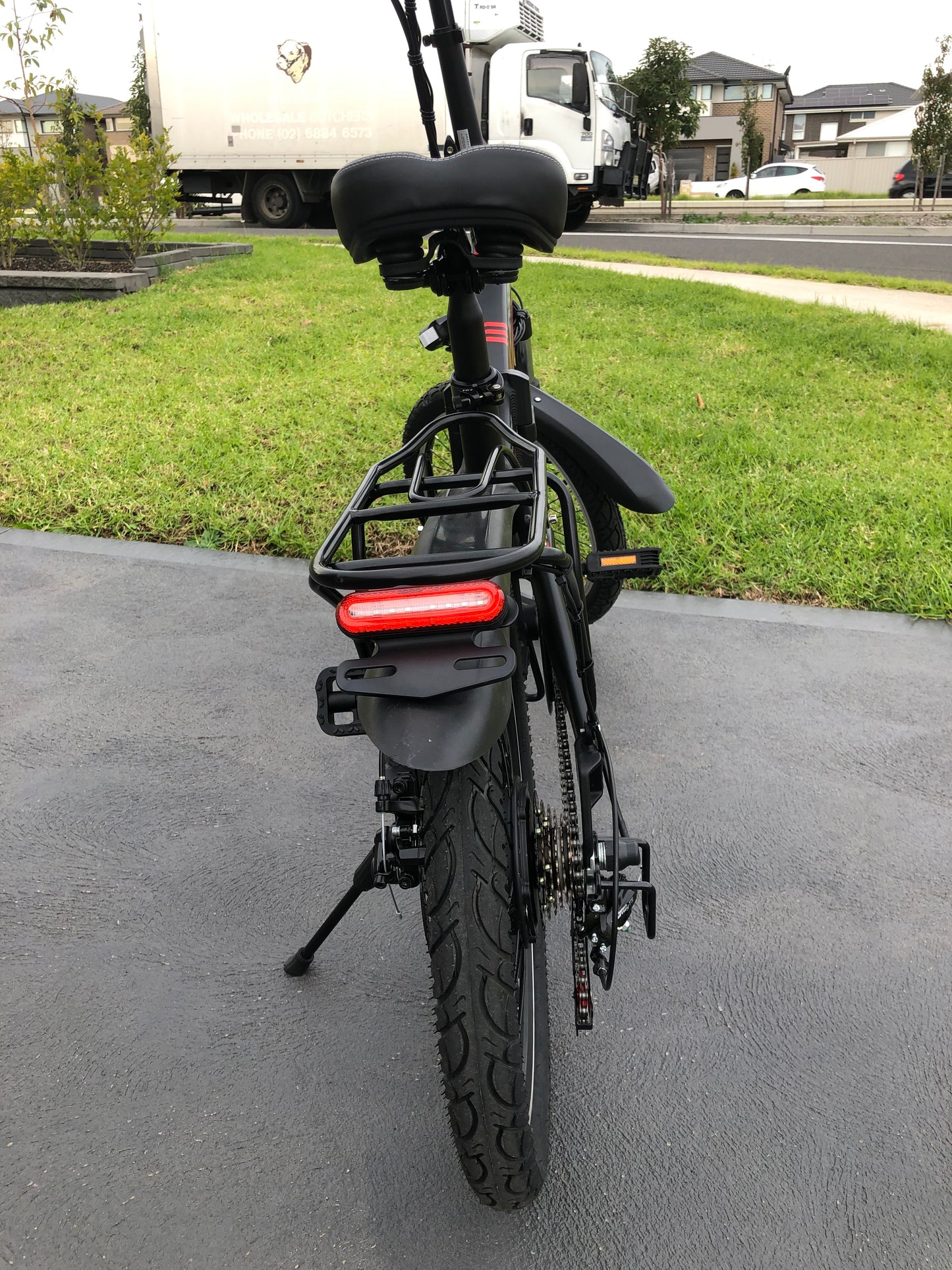 Foldable 20 inches tyres seven gears e-bikes with USB/ Phone Holder 250W motor 36V 10 ah Lithium Battery ( Phone Holder n USB Charge)