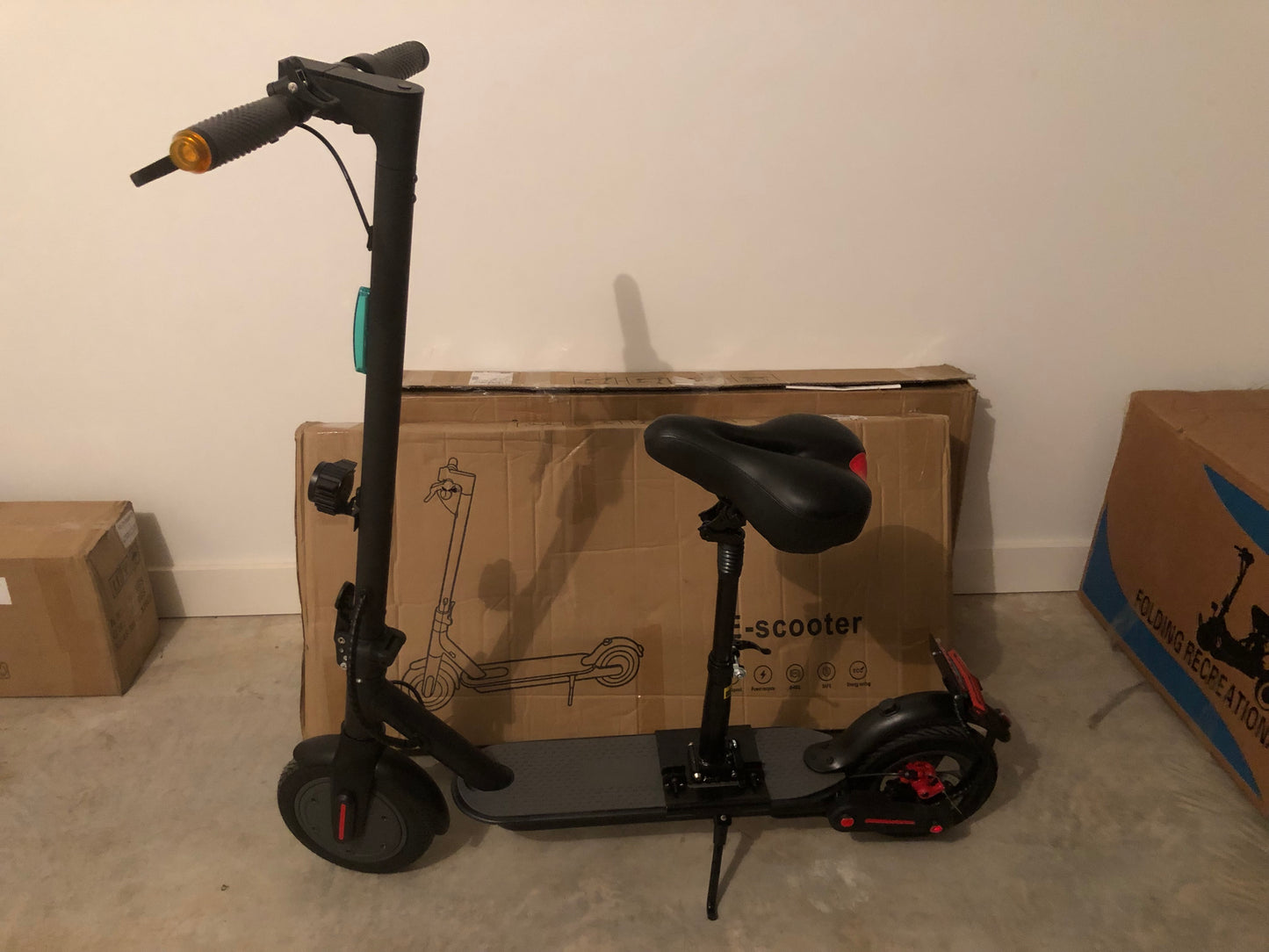 S5 Portable EScooter Optional Seat. Adjustable Speed 350W Motor 36V 12.5ah Battery( Turn Signals n Brake Light)