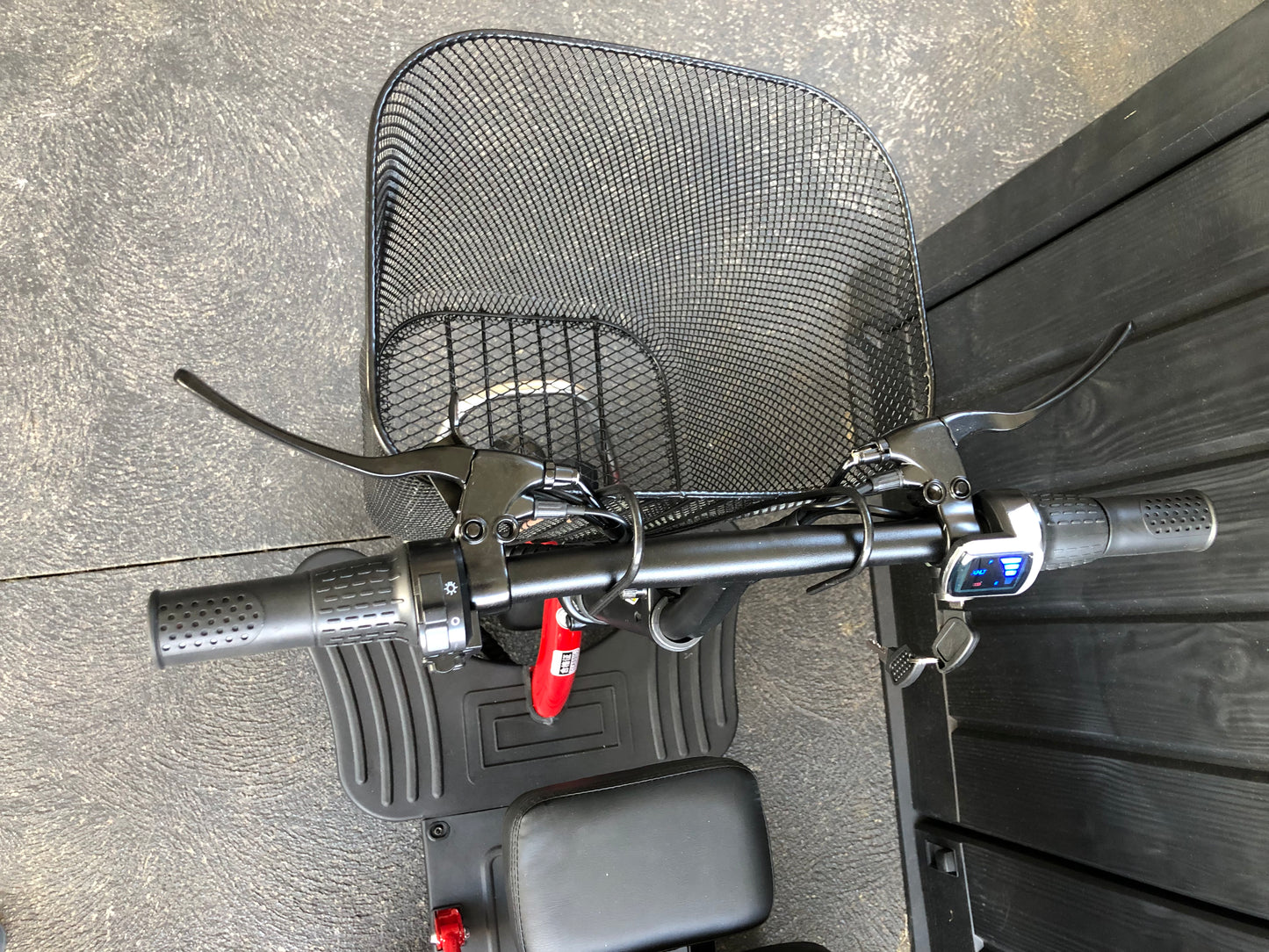 Three Wheels Disabled/ Recreational Electric Light Weight Foldable Scooter 350W motor 48V 10ah Lithium Battery