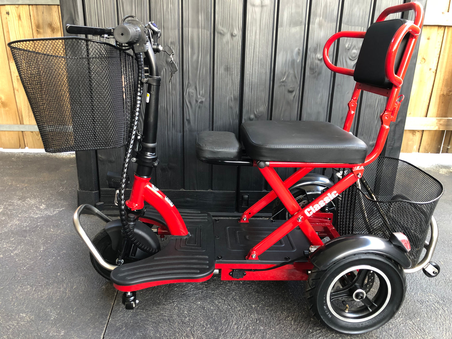 Three Wheels Disabled/ Recreational Electric Light Weight Foldable Scooter 350W motor 48V 10ah Lithium Battery