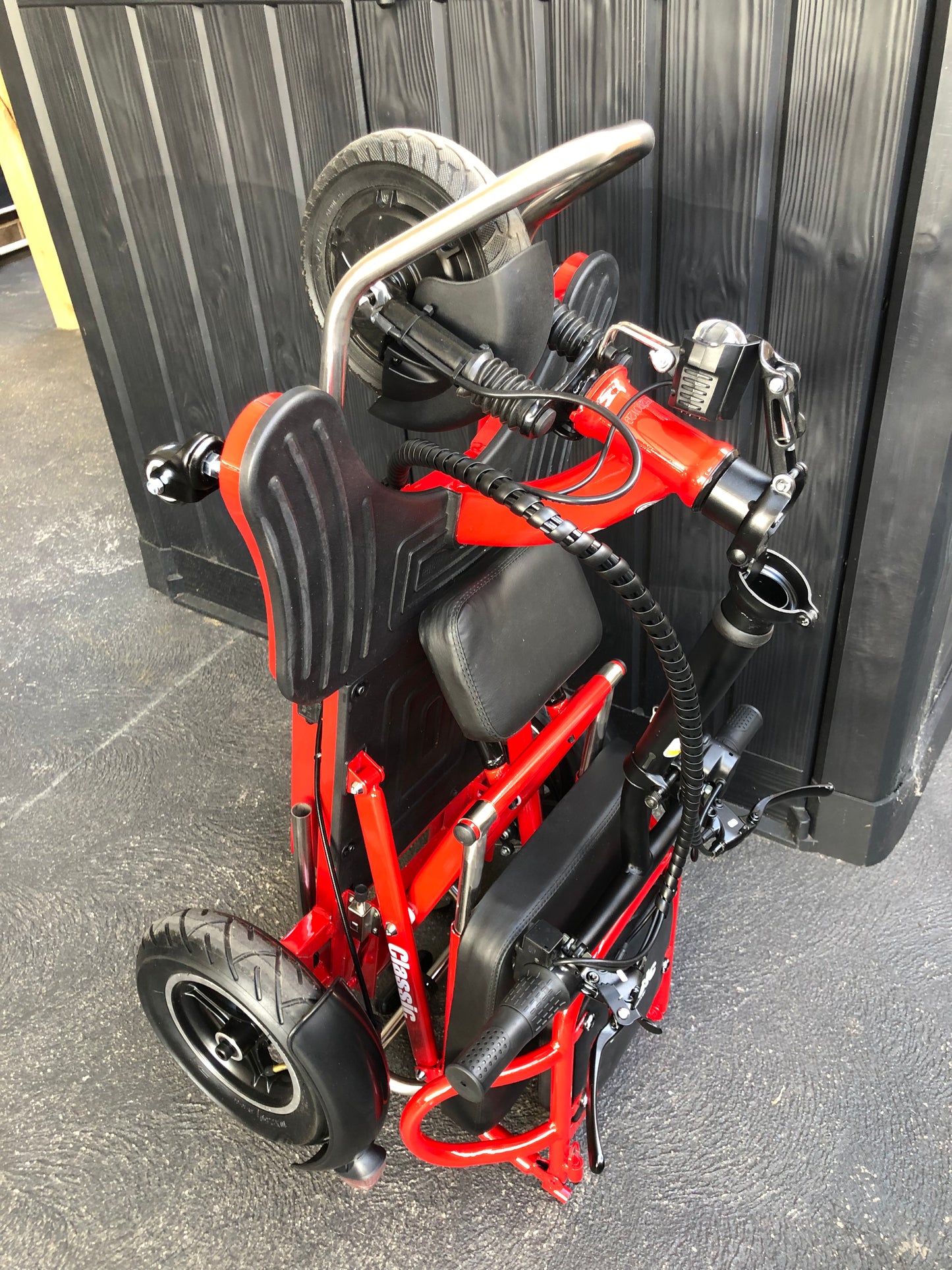 Three Wheels Disabled/ Recreational Electric Light Weight Foldable Scooter 350W motor 48V 10ah Lithium Battery